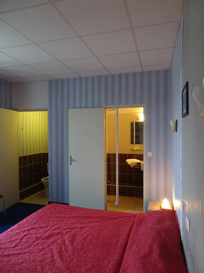 Hotel Restaurant Du Commerce La Gouesniere Luaran gambar